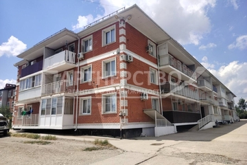 2-к квартира, 42 м², 3/3 эт.