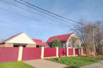 Дом, 200 м², 2 эт.