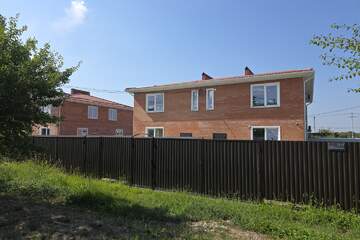 2-к квартира, 72 м², 2/2 эт.
